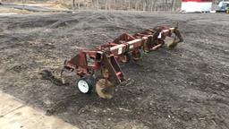 "ABSOLUTE" International 133 6Row Field Cultivator