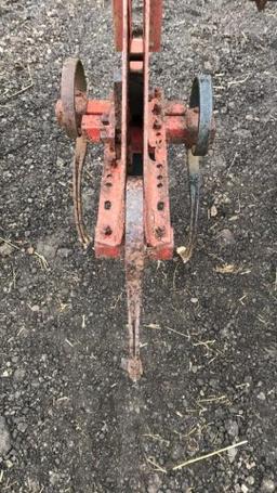 "ABSOLUTE" International 133 6Row Field Cultivator