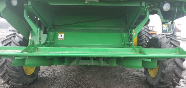 2013 John Deere S670 STS Combine