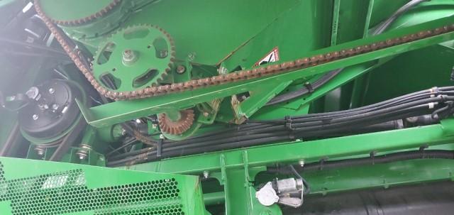 2013 John Deere S670 STS Combine