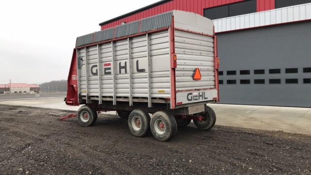 "ABSOLUTE" Gehl 980 Silage Wagon Side Unload