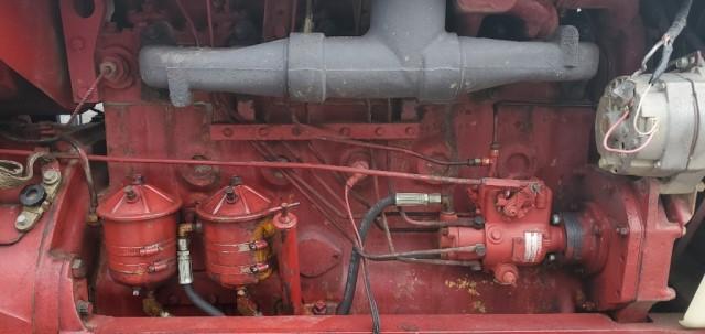 1967 Farmall 806 2WD Tractor