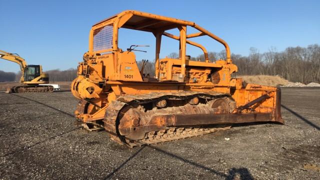 CAT D8 Dozer