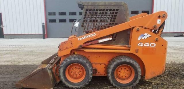 Daewoo 440 Plus Wheel Skid Loader