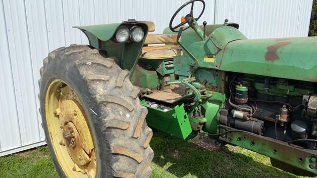 John Deere 2510 Diesel tractor