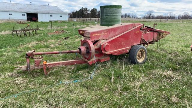 New Holland 310 Square Baler