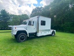 '84 International S1900 single axle truck