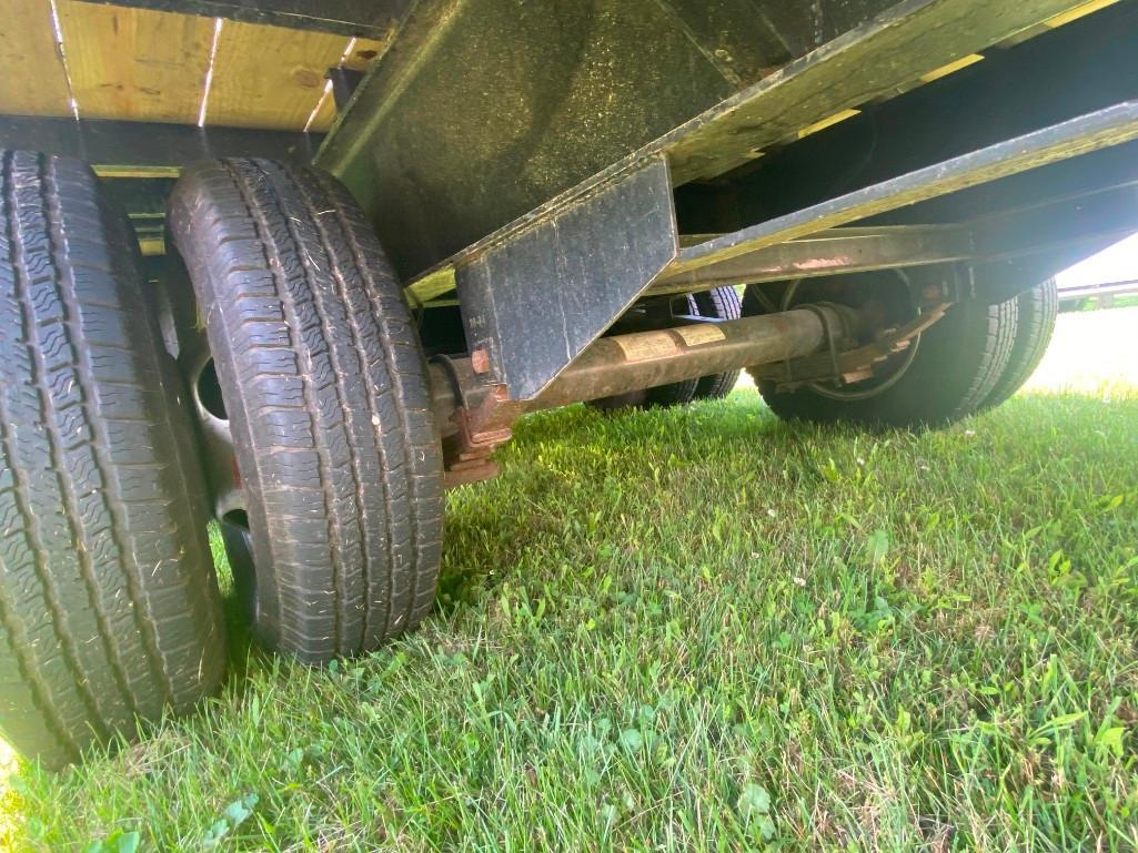 Like new '16 PJ 30' Gooseneck flatbed trailer