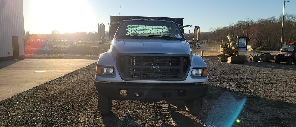 "ABSOLUTE" 2000 Ford F650 Regular Cab Pickup