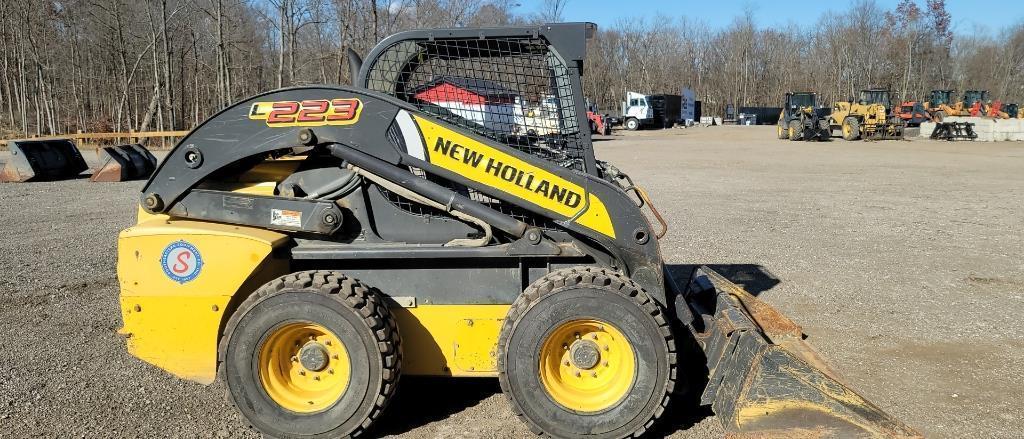 "ABSOLUTE" 2011 New Holland L223 Skid Loader