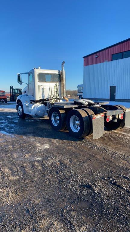 2012 Perterbilt 384 Semi Tractor