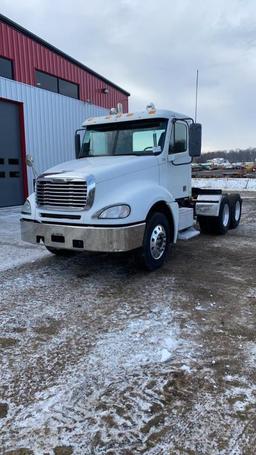 2007 Freightliner Columbia Semi Tractor