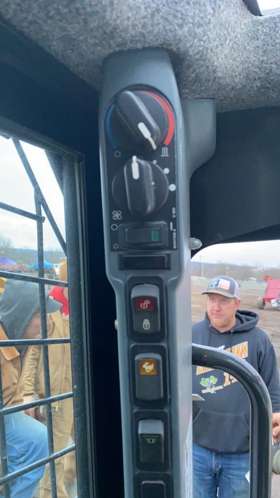 New Holland C232 Skid Loader