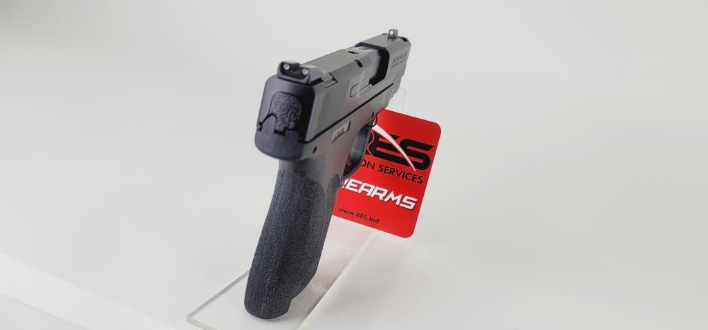 Smith & Wesson M&P Shield M2.0 9mm Semi Auto Pisto