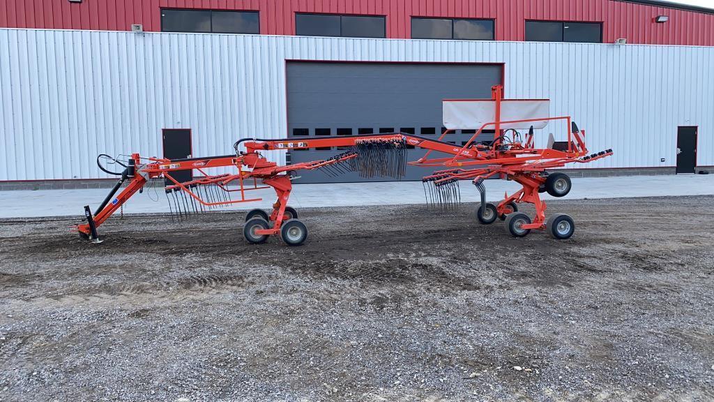 "ABSOLUTE" Kuhn GA7932 Twin Rotor Hay Rake