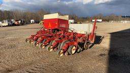 "ABSOLUTE" International 800 Corn Planter