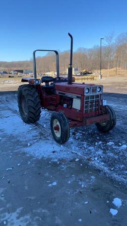 International 884 2WD Tractor