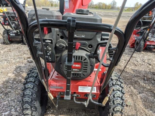 "ABSOLUTE" Toro Power Max 824OE Snow Blower