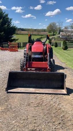 Case Farmall 40 Tractor w/ L350 Loader