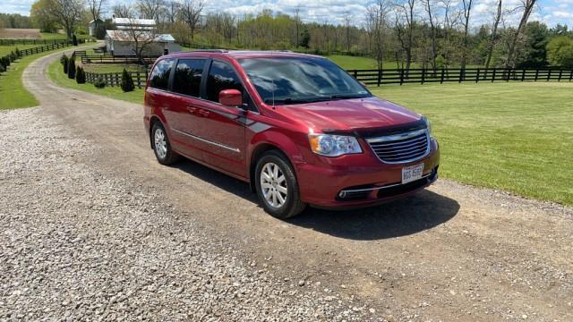 2013 Chrysler Town & Country Mini Van