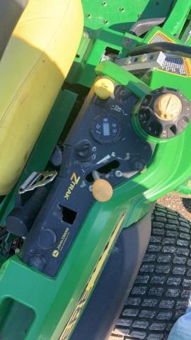 John Deere Z830A Zero-Turn Lawn Mower