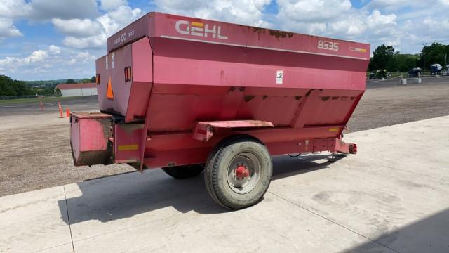 "ABSOLUTE" Gehl 8335 Auger Mixer Wagon