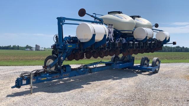 Kinze 3660 ASD 16R30 Corn Planter