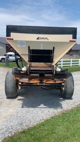 2017 Lanco manure/lime spreader