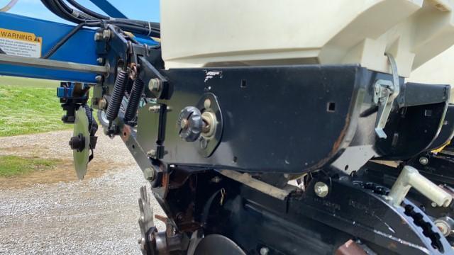 Kinze 3600 12R30 Corn Planter