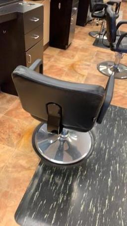 Salon Chair and Mat