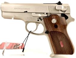 Smith & Wesson-Devel Edition 39-2 9mm Semi Auto Pistol