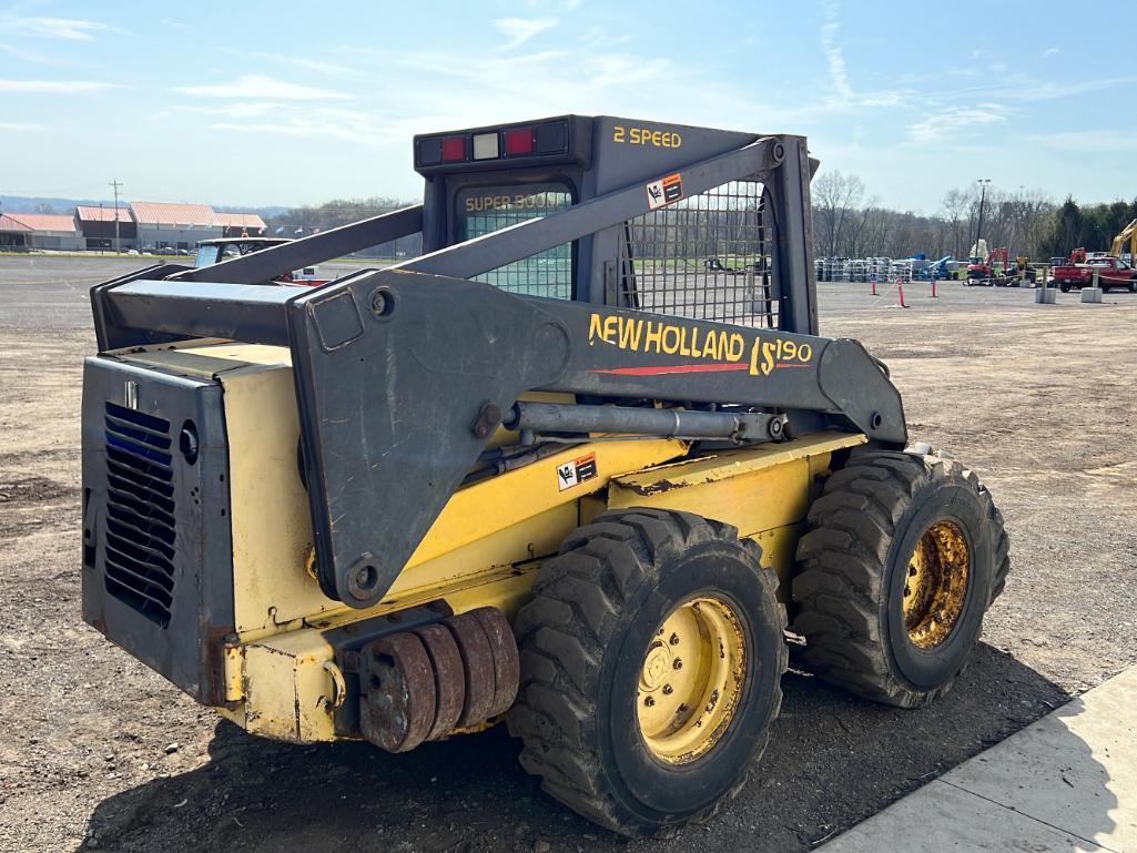 "ABSOLUTE" New Holland LS190 Skid Loader