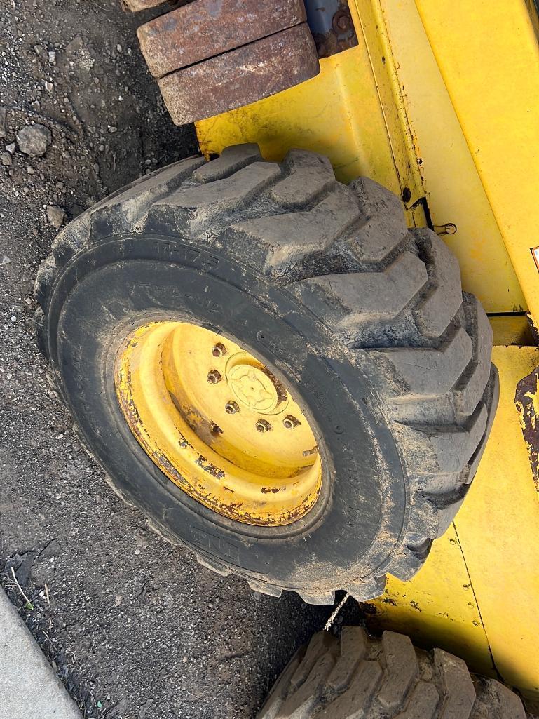 "ABSOLUTE" New Holland LS190 Skid Loader