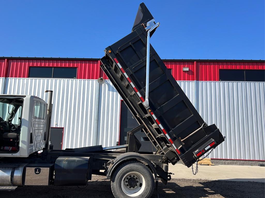 "ABSOLUTE" 2007 International SA525 Dump Truck