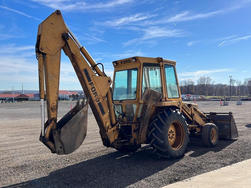 "ABSOLUTE" Ford 555 Backhoe