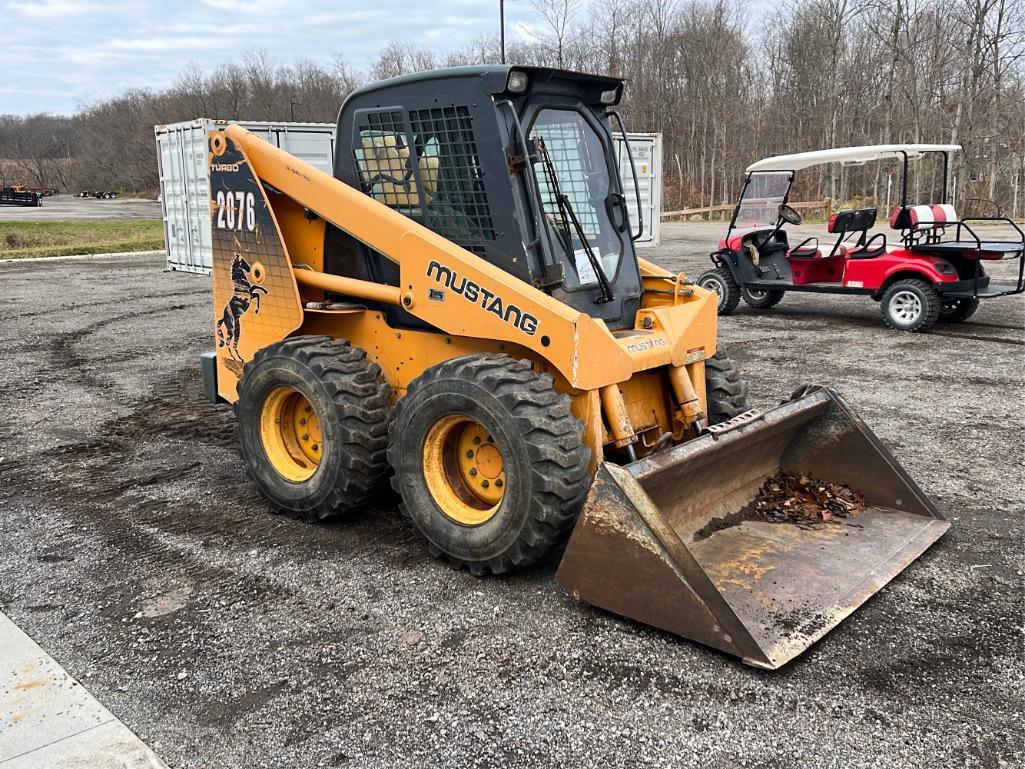 Mustang 2076 Skid Loader