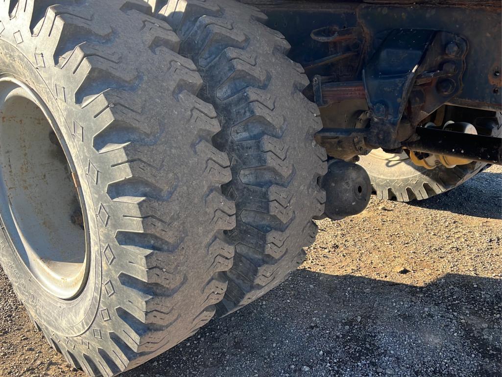 "ABSOLUTE" 1993 FORD F-700 Dump Truck