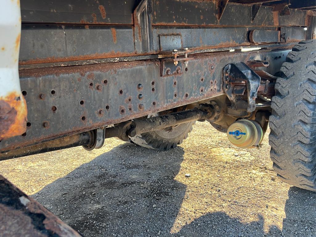 "ABSOLUTE" 1993 FORD F-700 Dump Truck