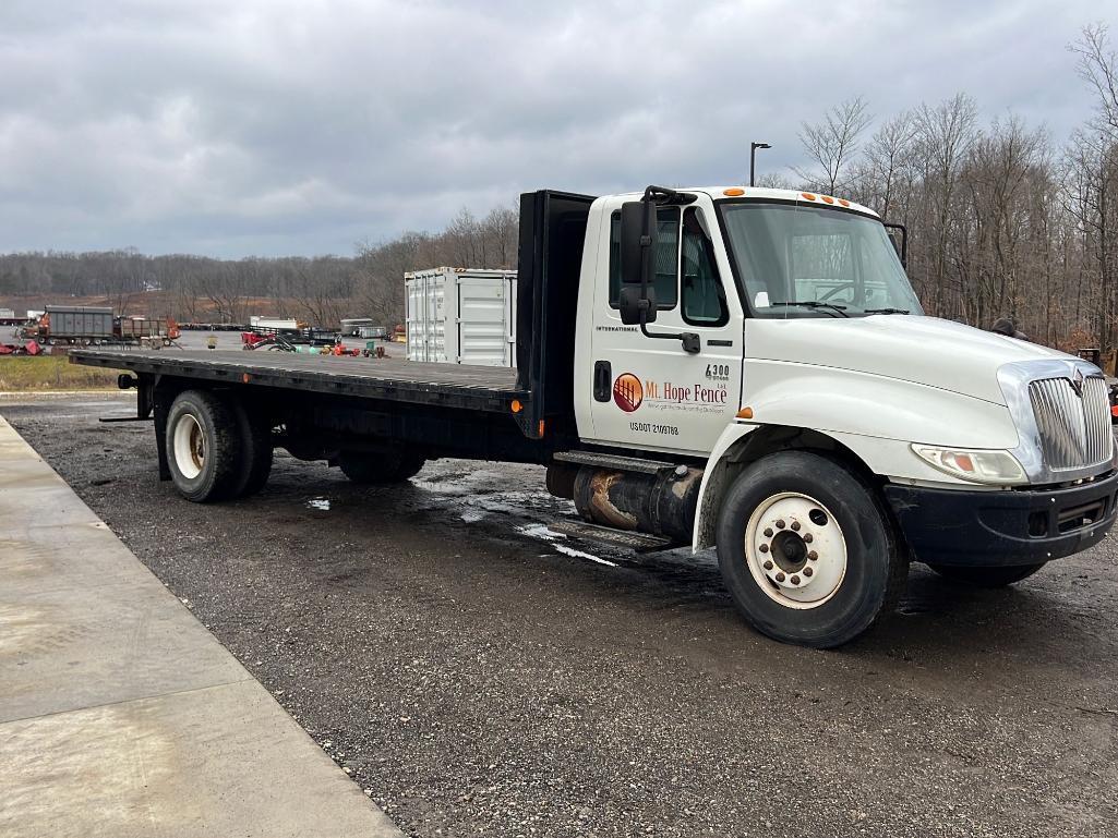 "ABSOLUTE" 2005 International 4300 Straight Truck