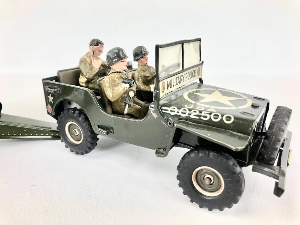 Tin Arnold US Jeep w/ (3) Soldiers & Tin Howitzer