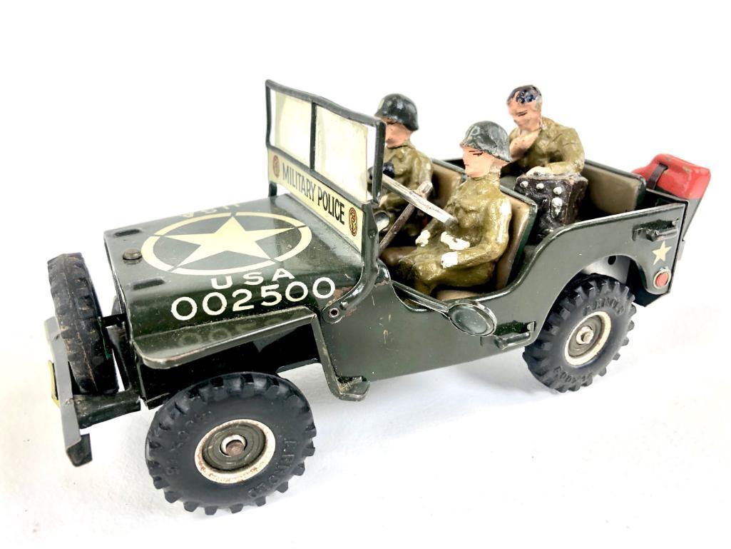 Tin Arnold US Jeep w/ (3) Soldiers & Tin Howitzer