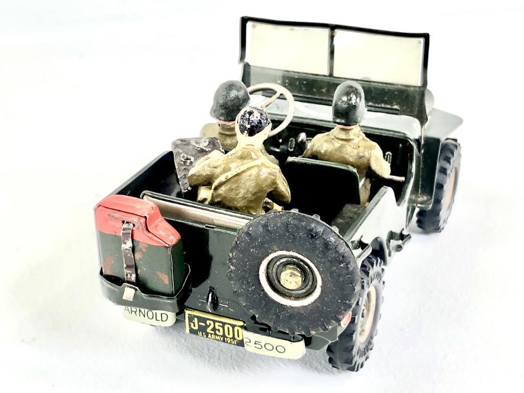 Tin Arnold US Jeep w/ (3) Soldiers & Tin Howitzer