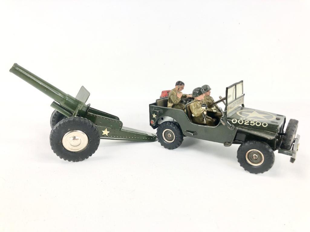 Tin Arnold US Jeep w/ (3) Soldiers & Tin Howitzer