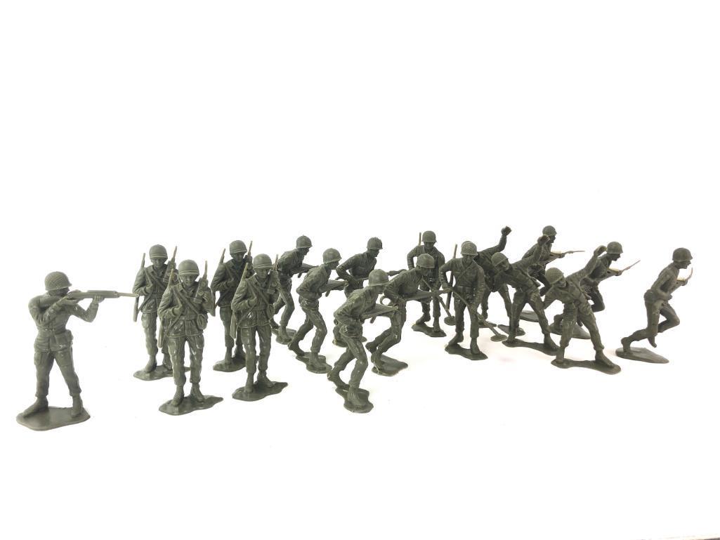 (18) 5.5" Vintage Plastic Soldiers