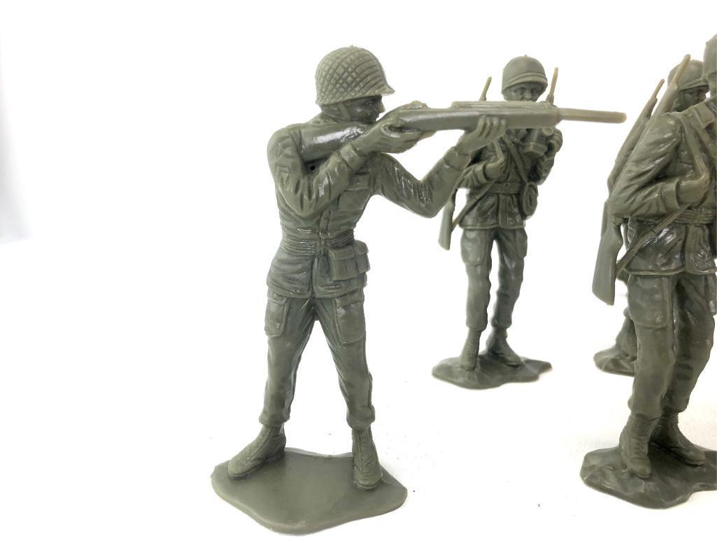 (18) 5.5" Vintage Plastic Soldiers