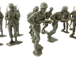 (18) 5.5" Vintage Plastic Soldiers