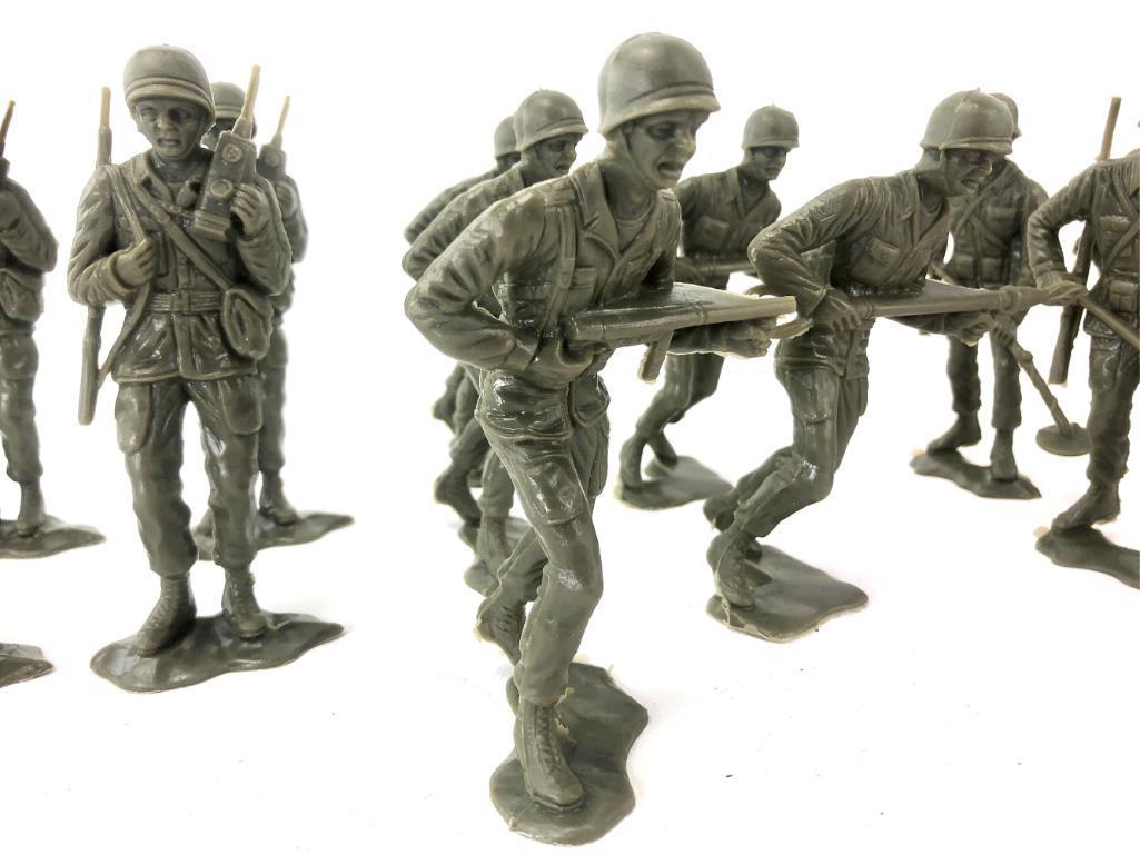 (18) 5.5" Vintage Plastic Soldiers