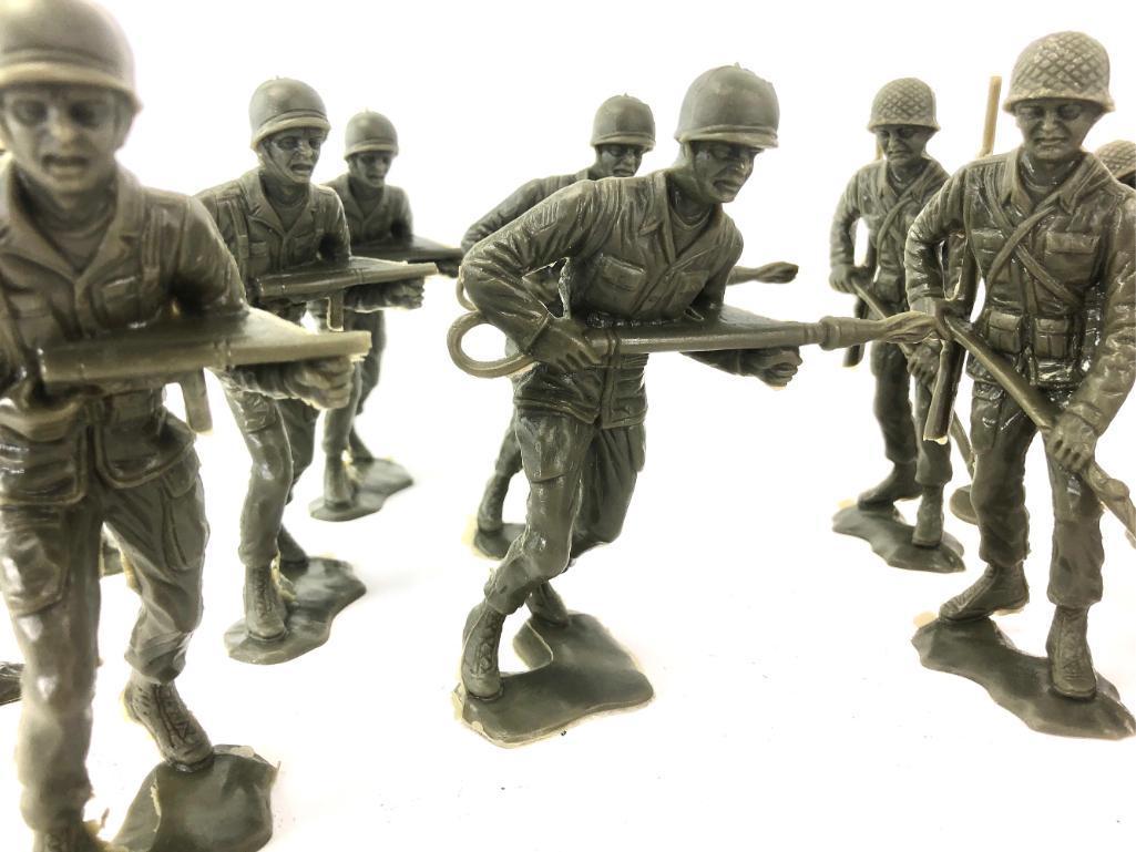 (18) 5.5" Vintage Plastic Soldiers