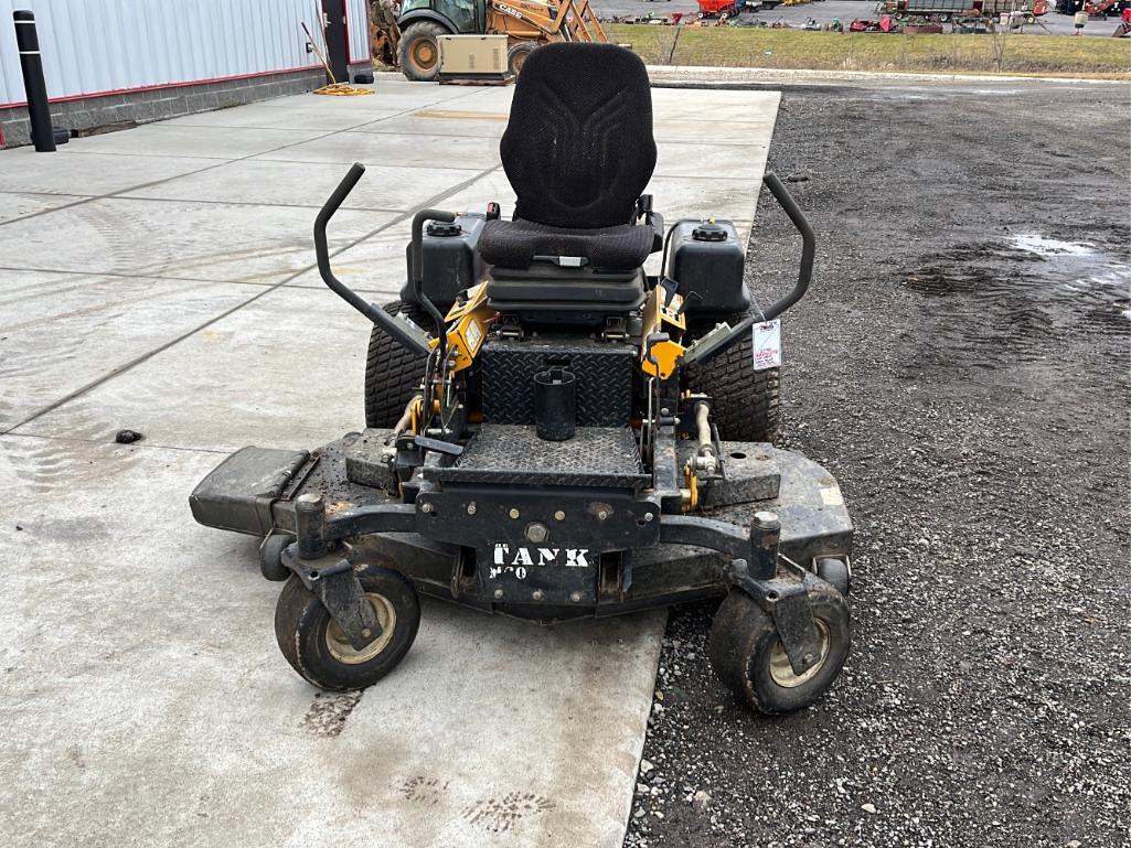 "ABSOLUTE" Cub Cabdet Tank M60 Zero-Turn Mower