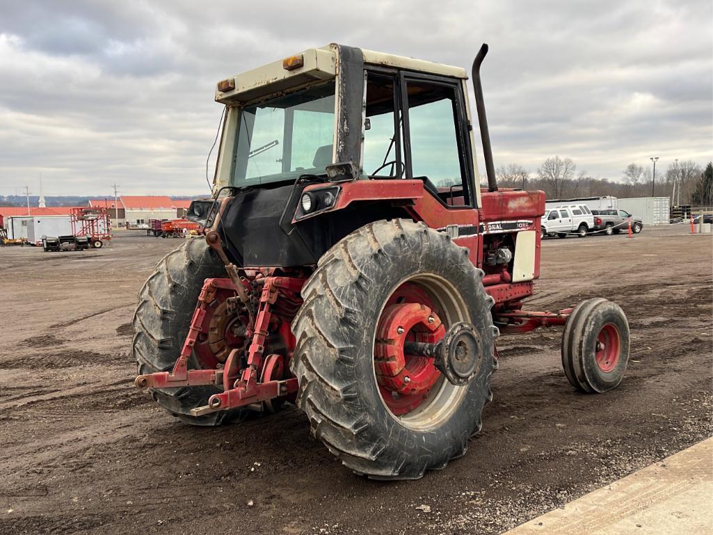 "ABSOLUTE" International 1086 2WD Tractor